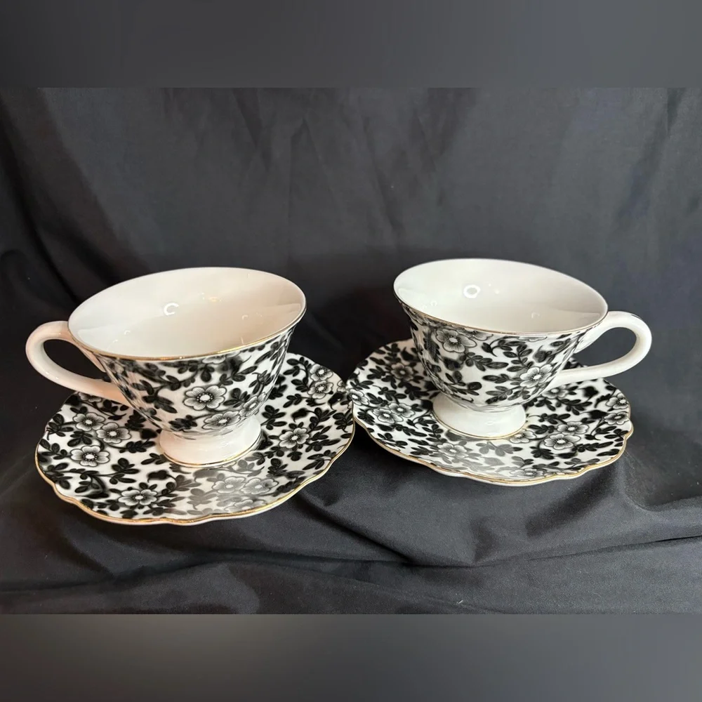 2 sets of Grace Tea ware cup and saucers - Picture 2 of 5